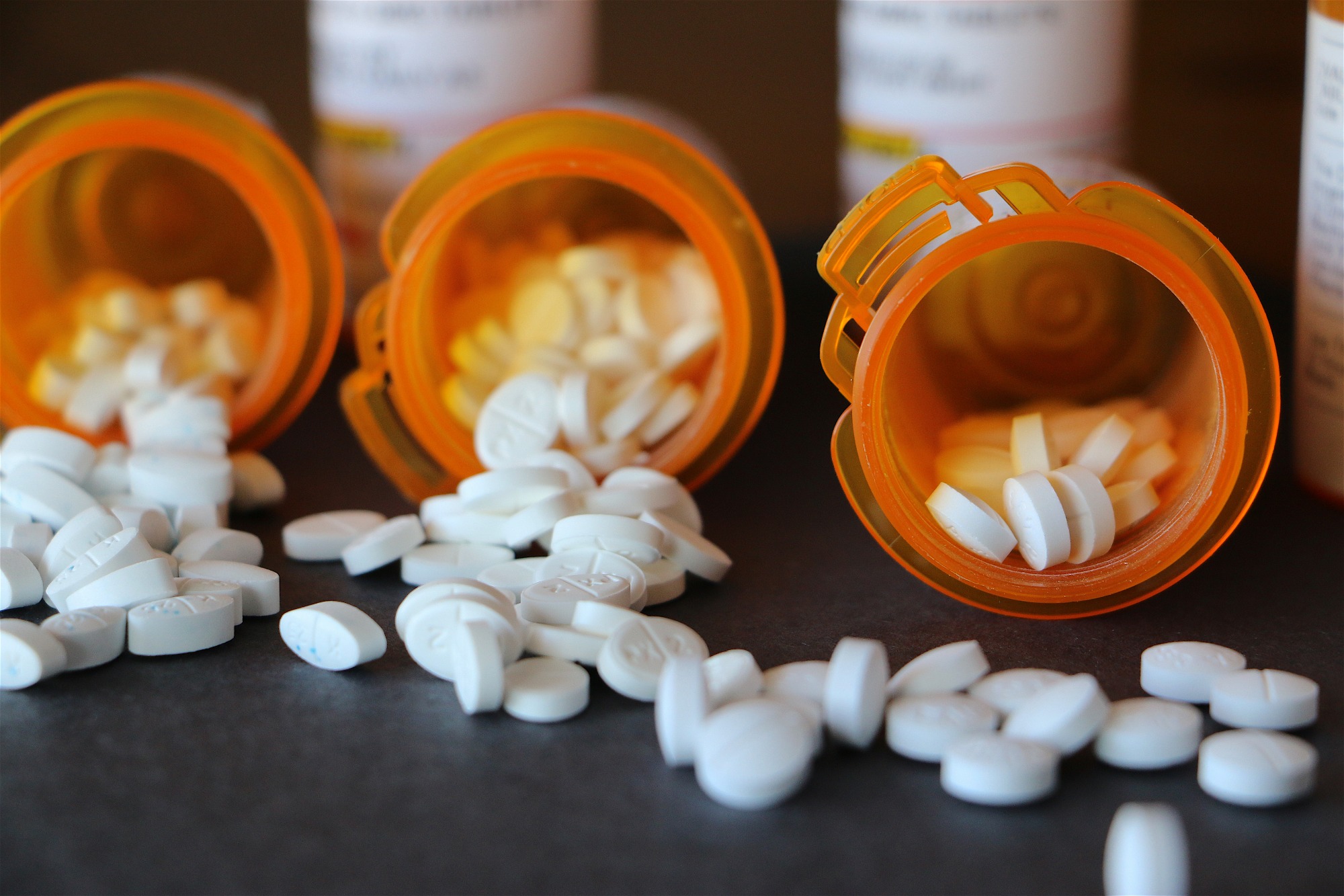 prescription-drugs-capsules-spilled